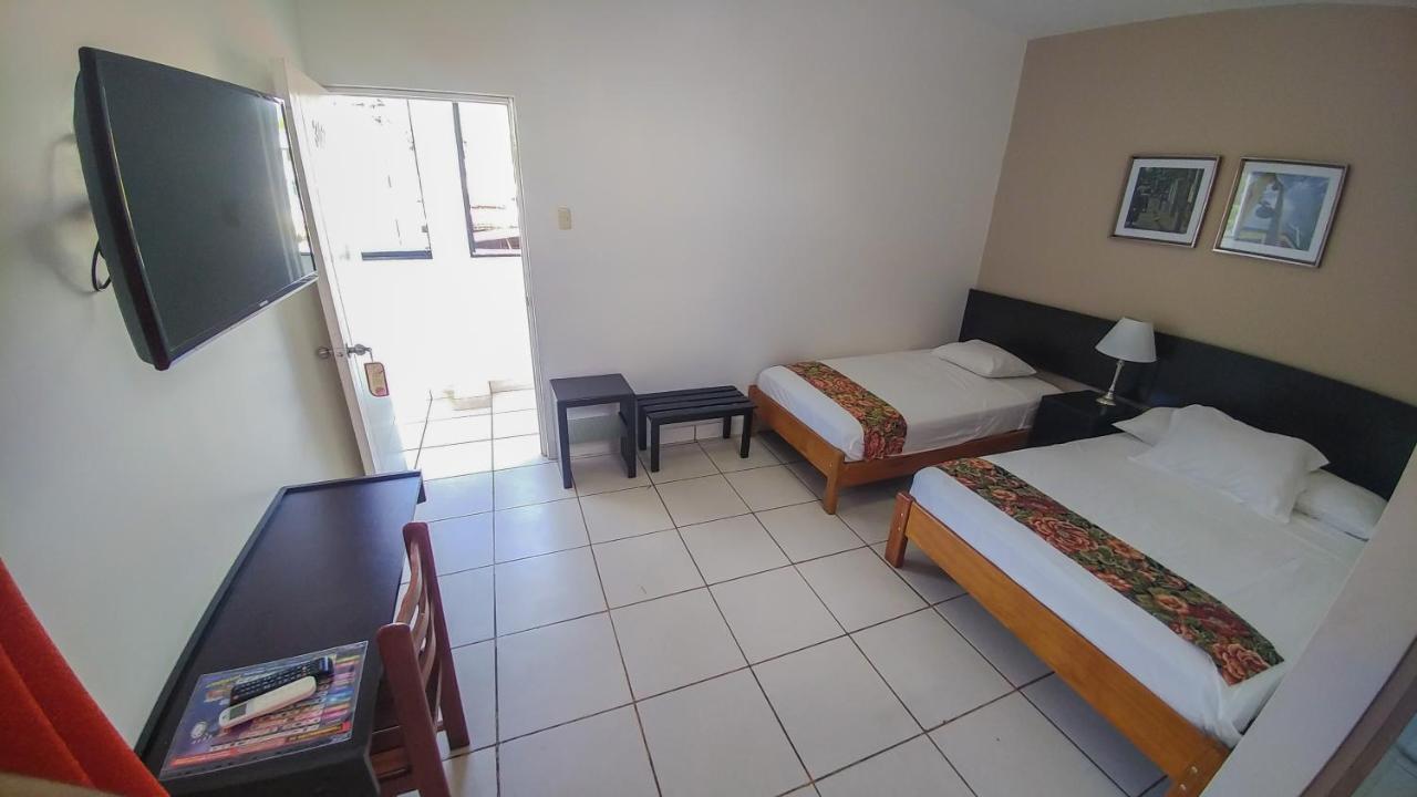 Hostal "Centrika" Tarapoto Exterior foto