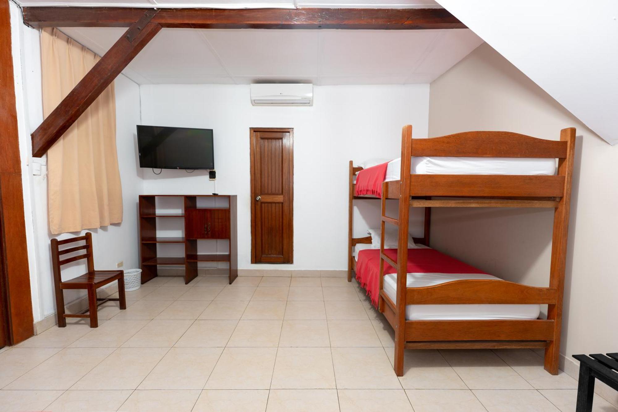 Hostal "Centrika" Tarapoto Exterior foto